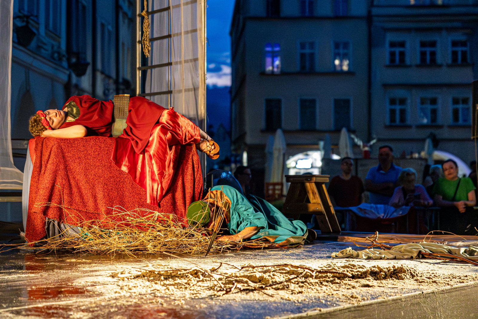 klaun-pinezka-i-teatr-a-na-jeleniogorskiej-ulicy-125926
