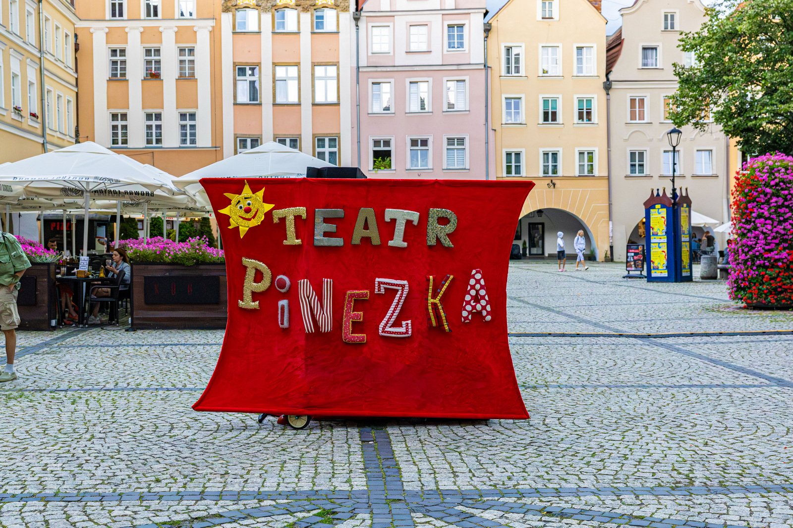 teatry-uliczne-czerwony-klaun-fotogaleria-125936