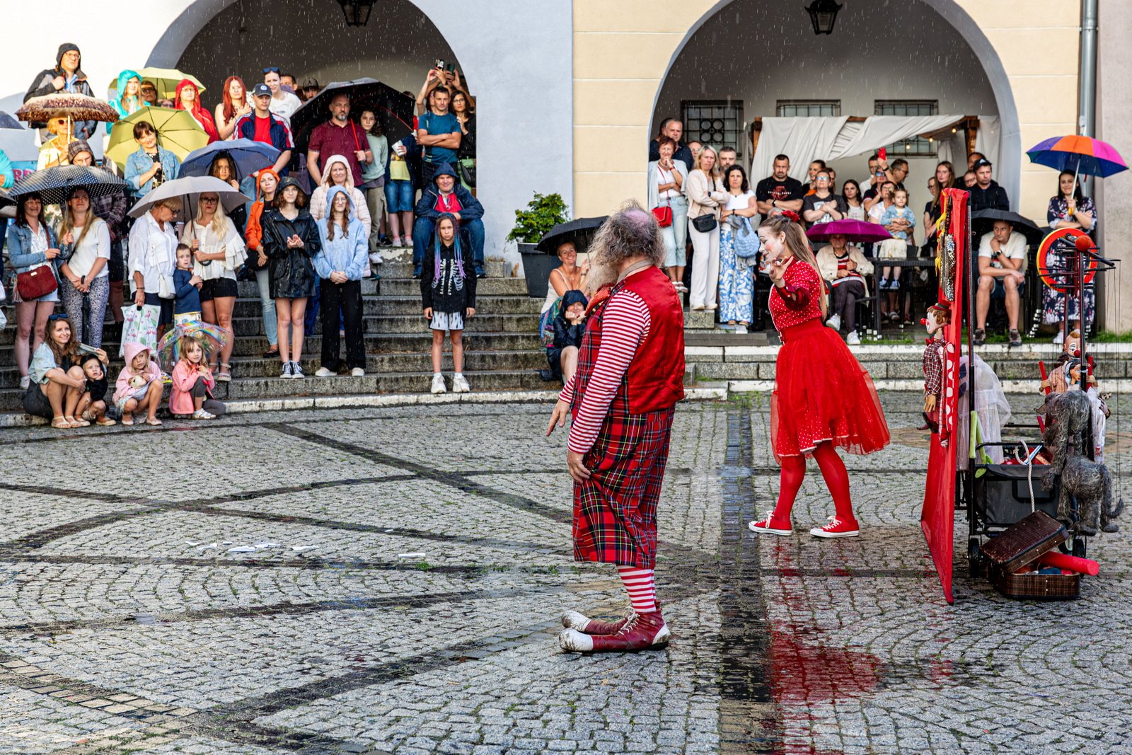 teatry-uliczne-czerwony-klaun-fotogaleria-125936