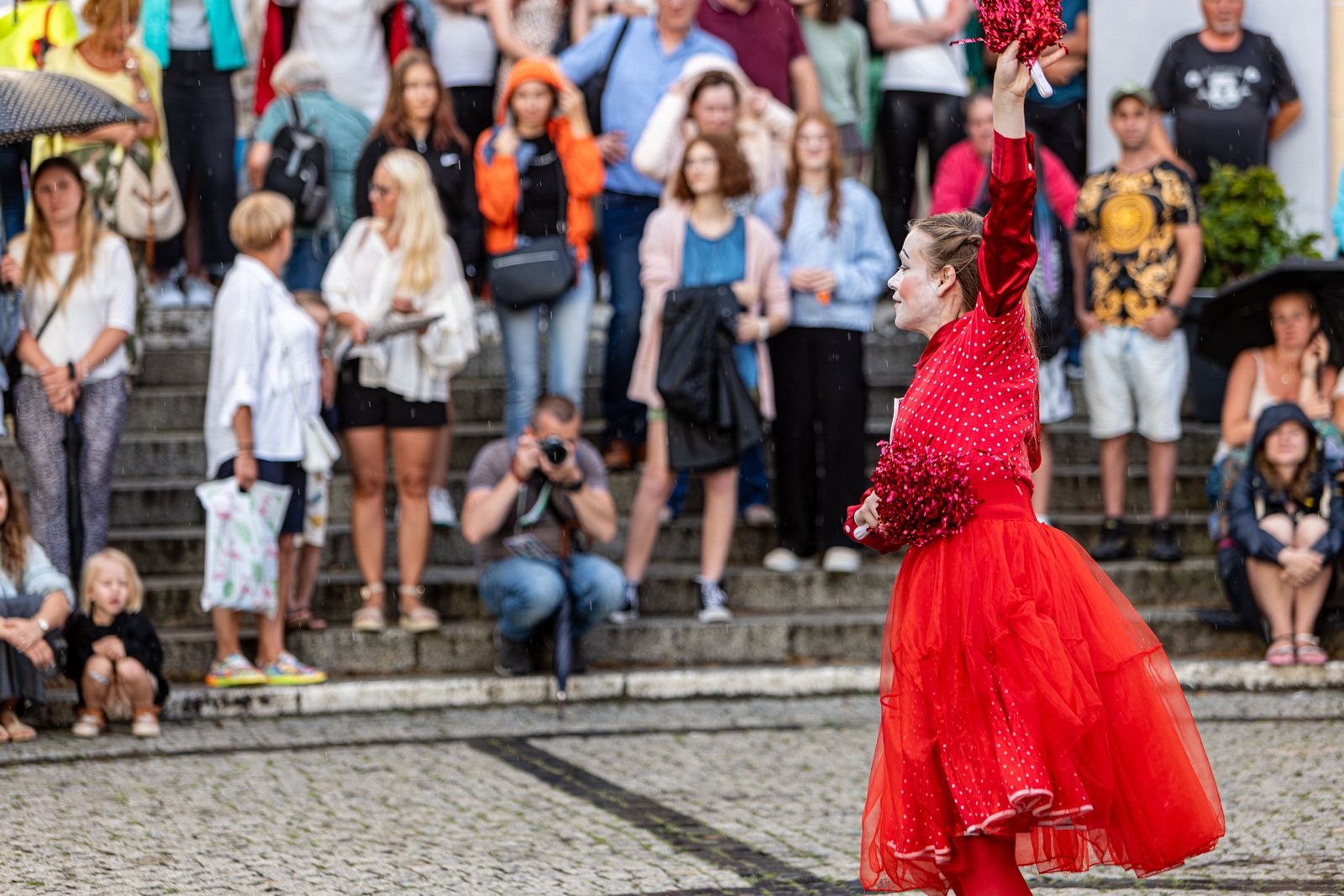 teatry-uliczne-czerwony-klaun-fotogaleria-125936