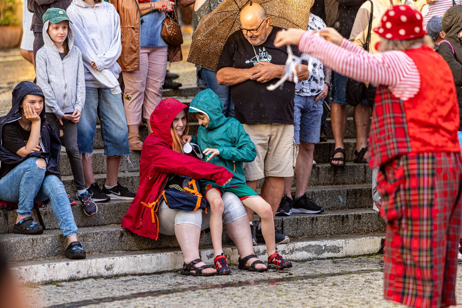 teatry-uliczne-czerwony-klaun-fotogaleria-125936