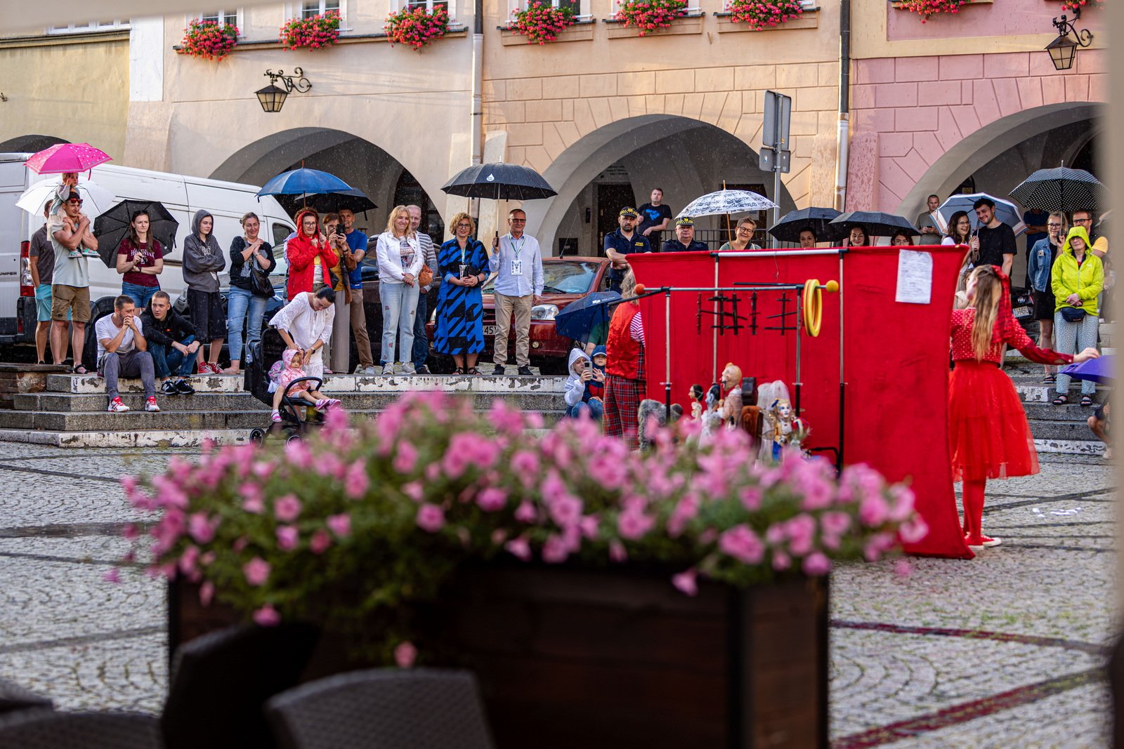teatry-uliczne-czerwony-klaun-fotogaleria-125936