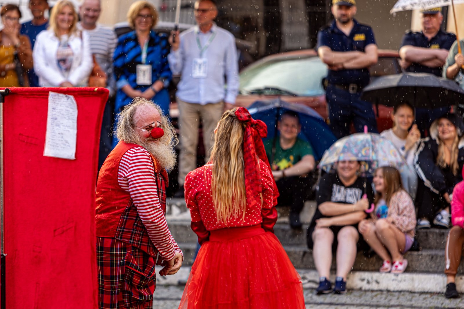 teatry-uliczne-czerwony-klaun-fotogaleria-125936