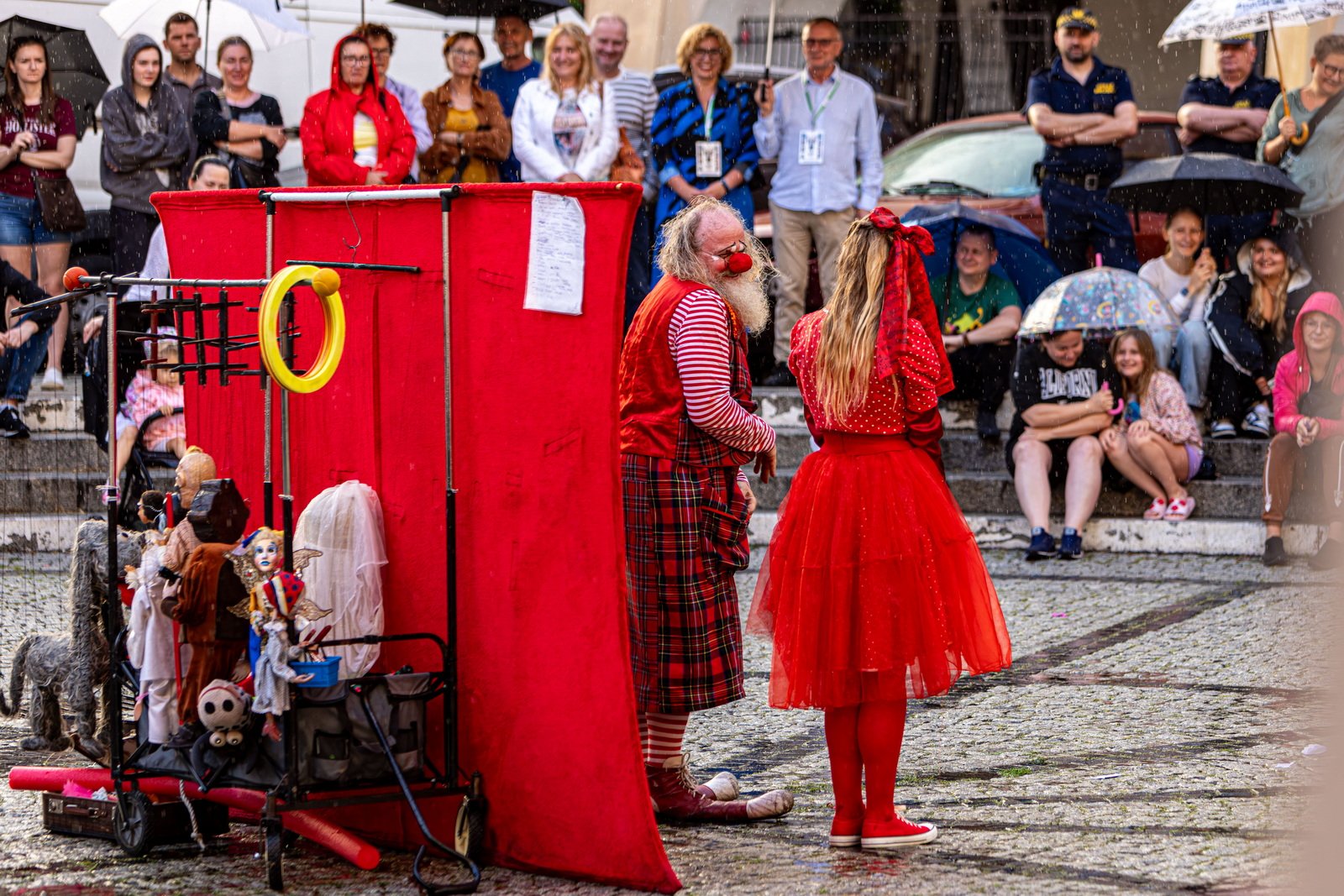 teatry-uliczne-czerwony-klaun-fotogaleria-125936