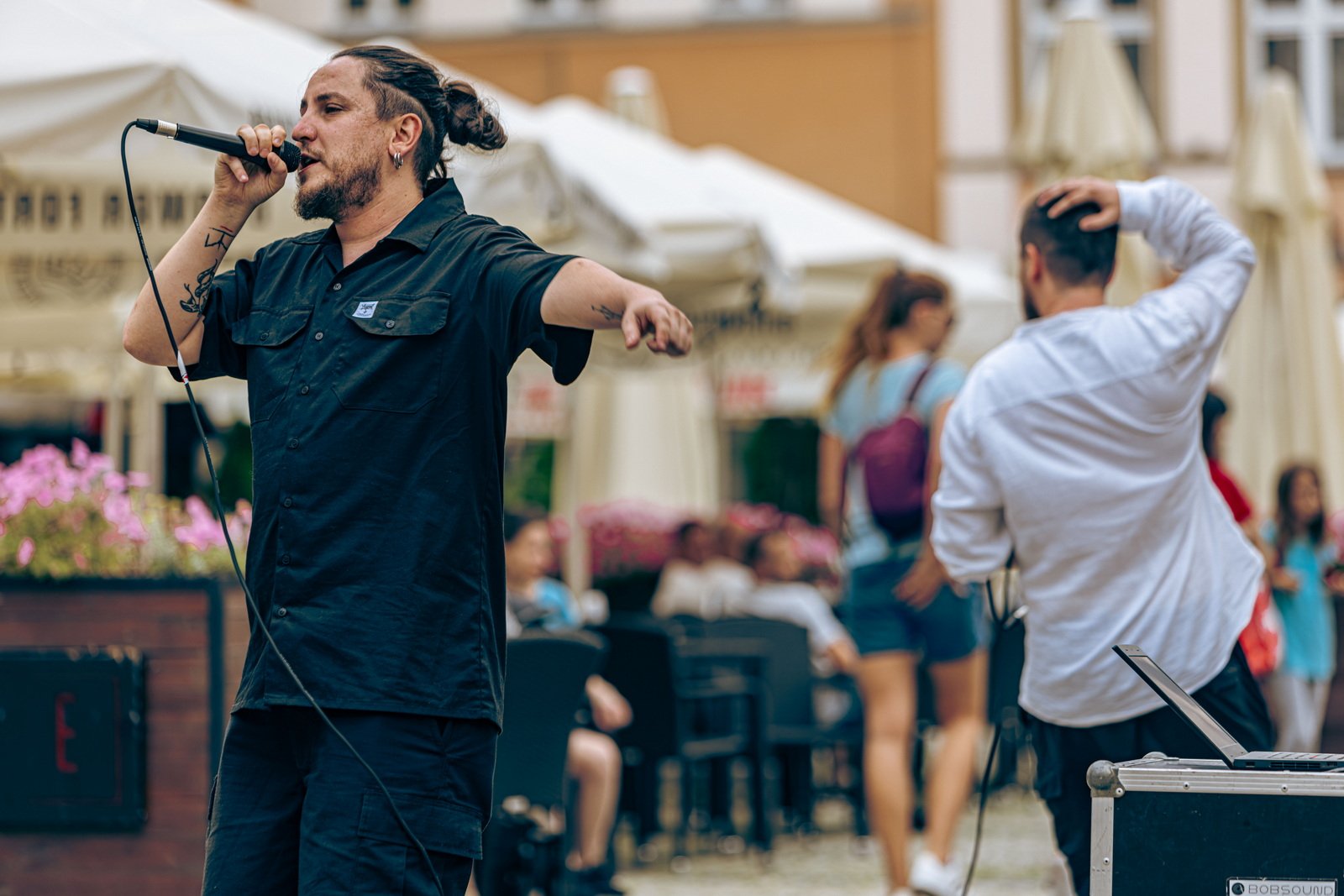 teatry-uliczne-szalay-drugi-dzien-w-strugach-deszczu-125956