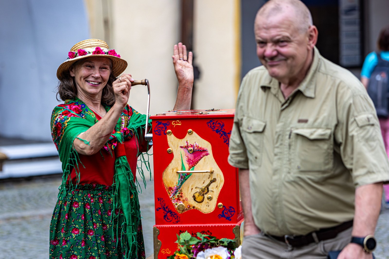 teatry-uliczne-szalay-drugi-dzien-w-strugach-deszczu-125956