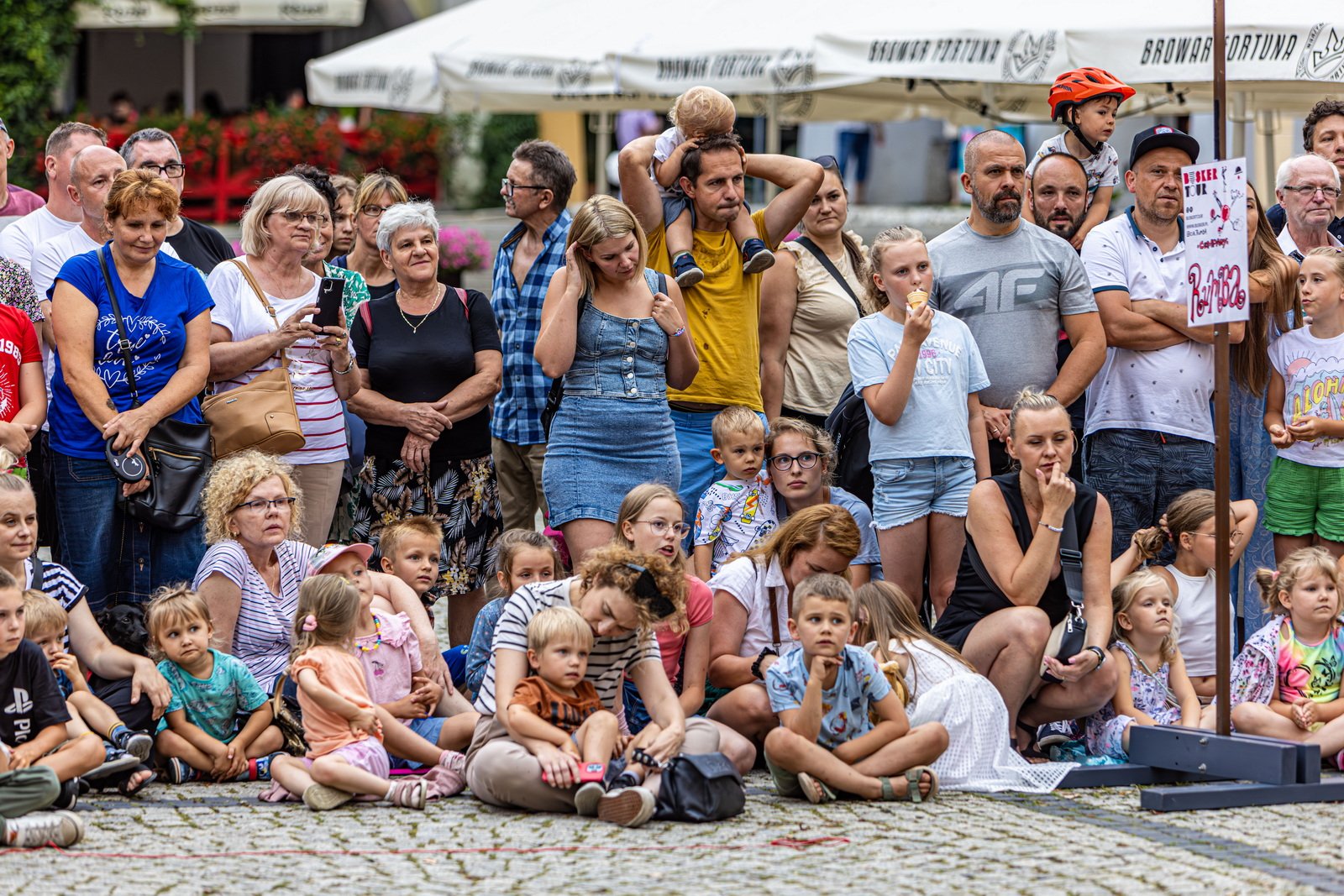 teatry-uliczne-szalay-drugi-dzien-w-strugach-deszczu-125956