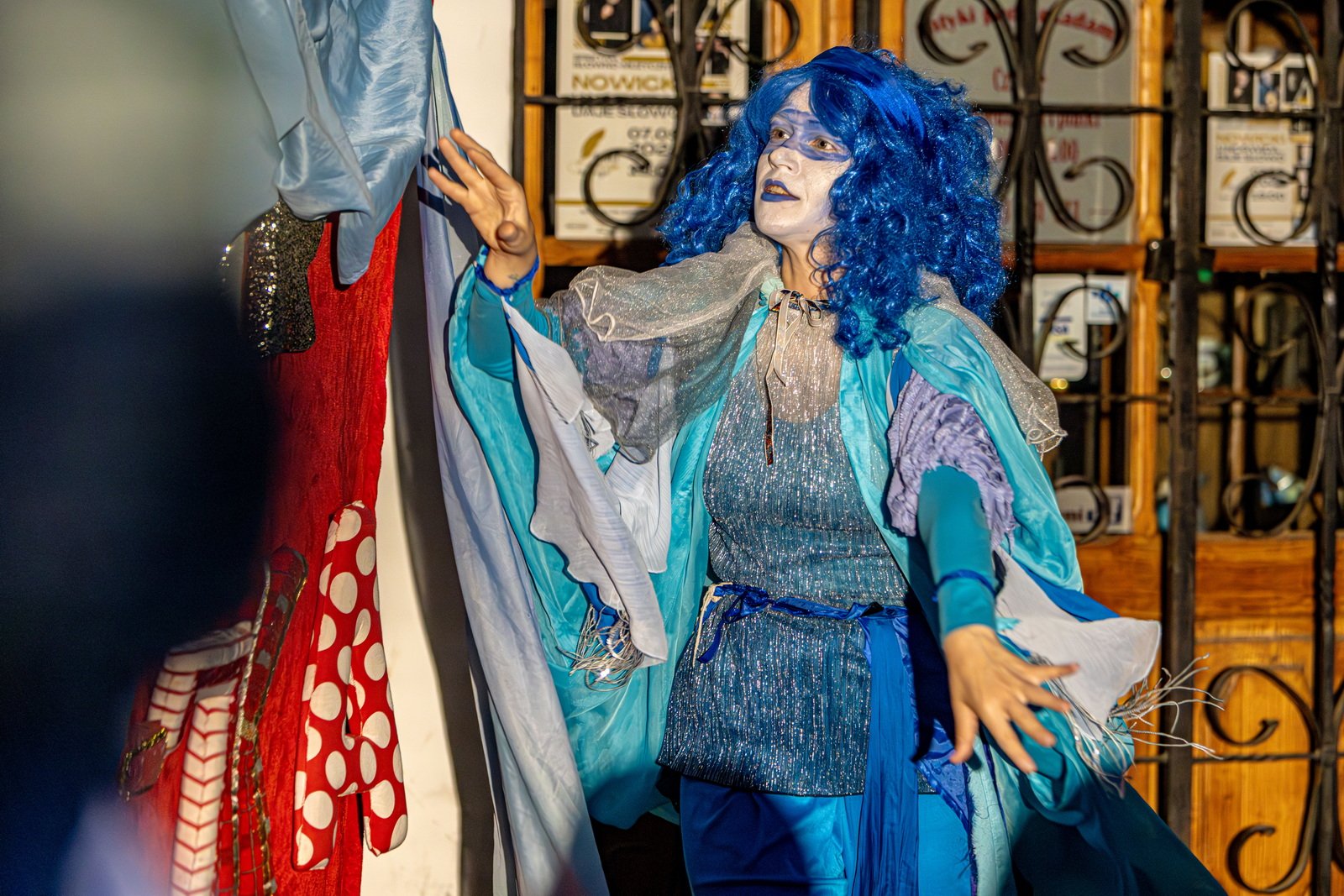teatry-uliczne-szalay-drugi-dzien-w-strugach-deszczu-125956