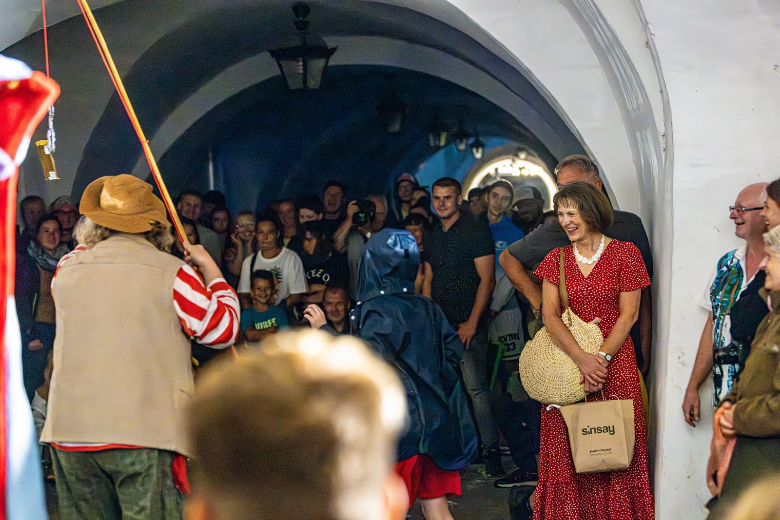 teatry-uliczne-szalay-drugi-dzien-w-strugach-deszczu-125956