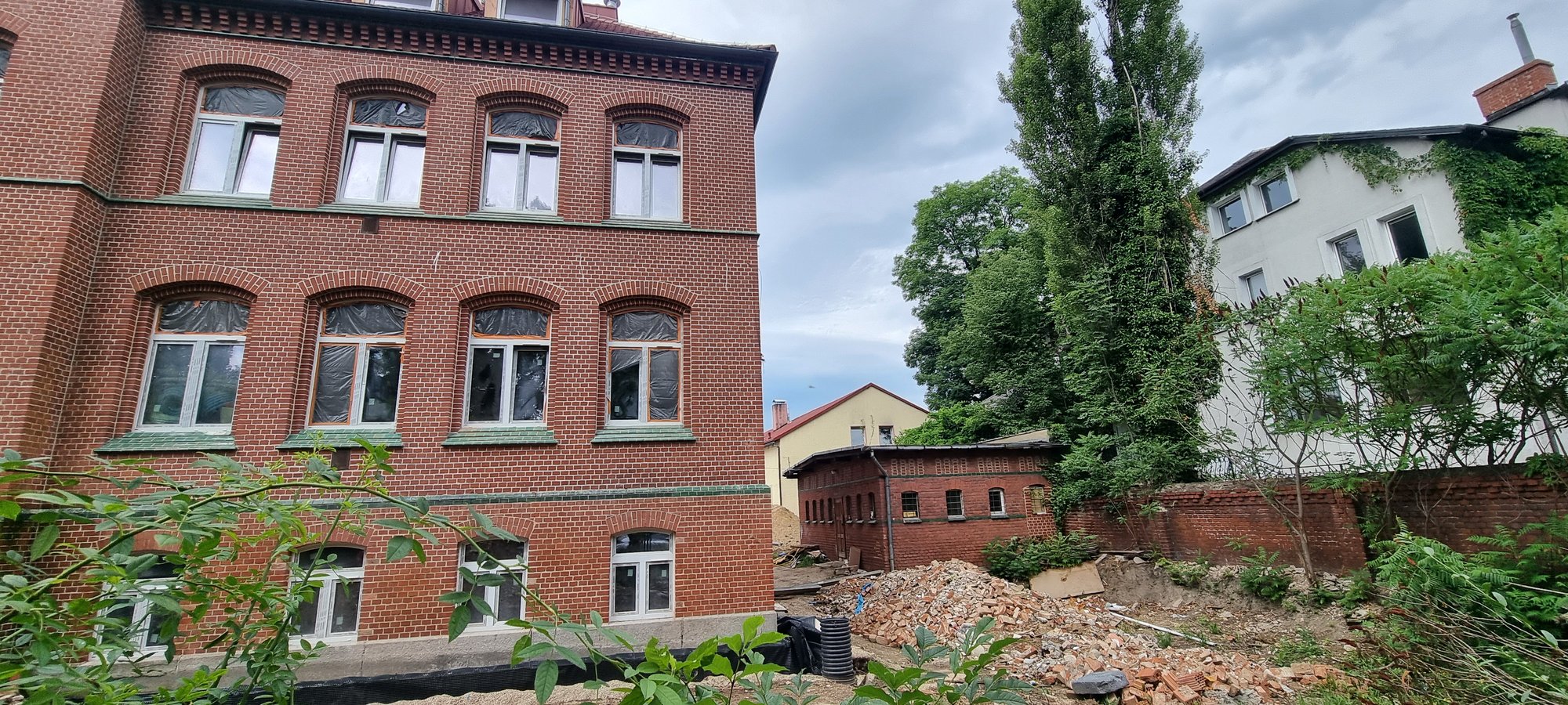 tajemnicza-budowa-w-cieplicach-125964