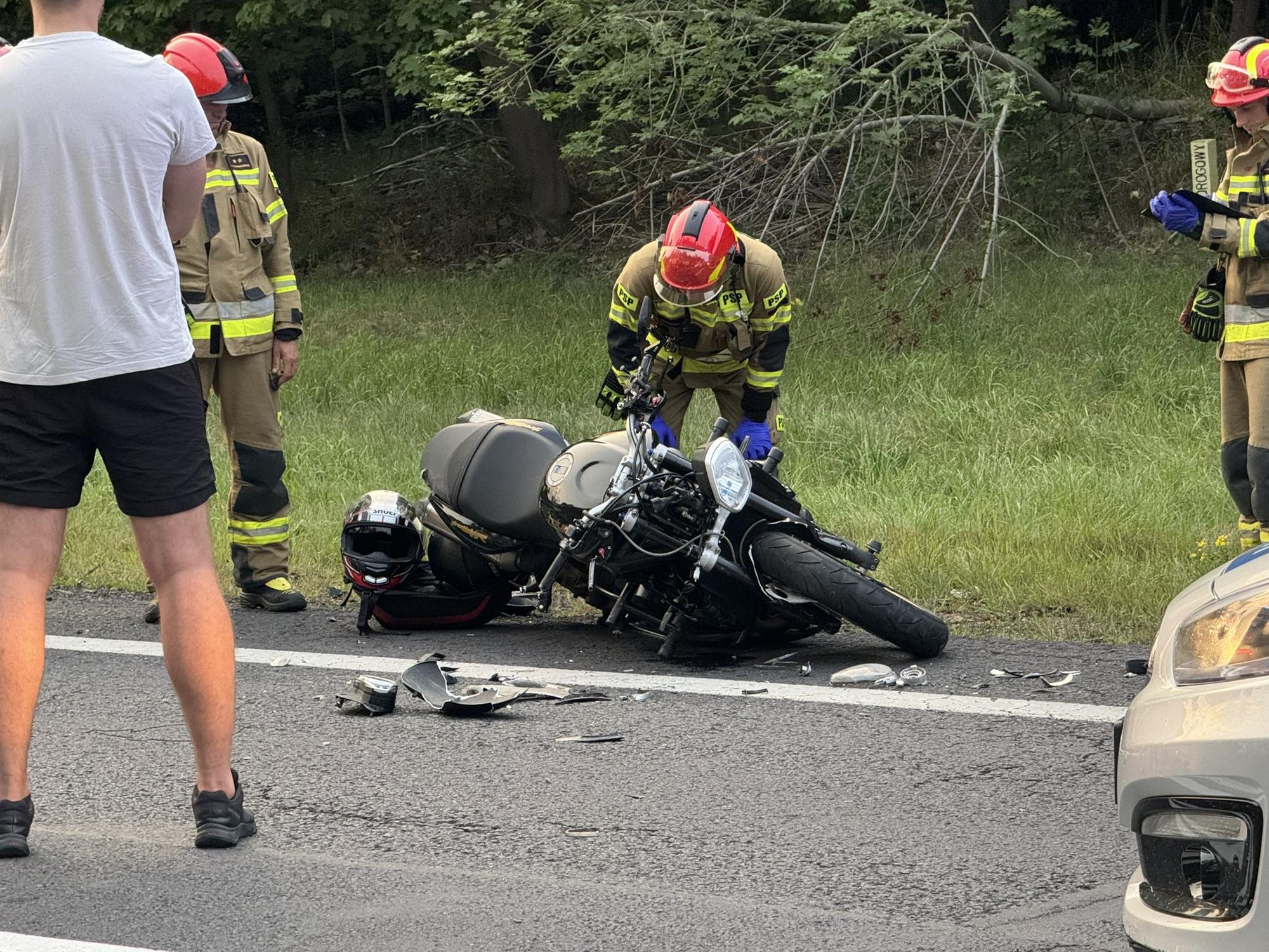 zderzenie-motocykla-z-osobowka-125975