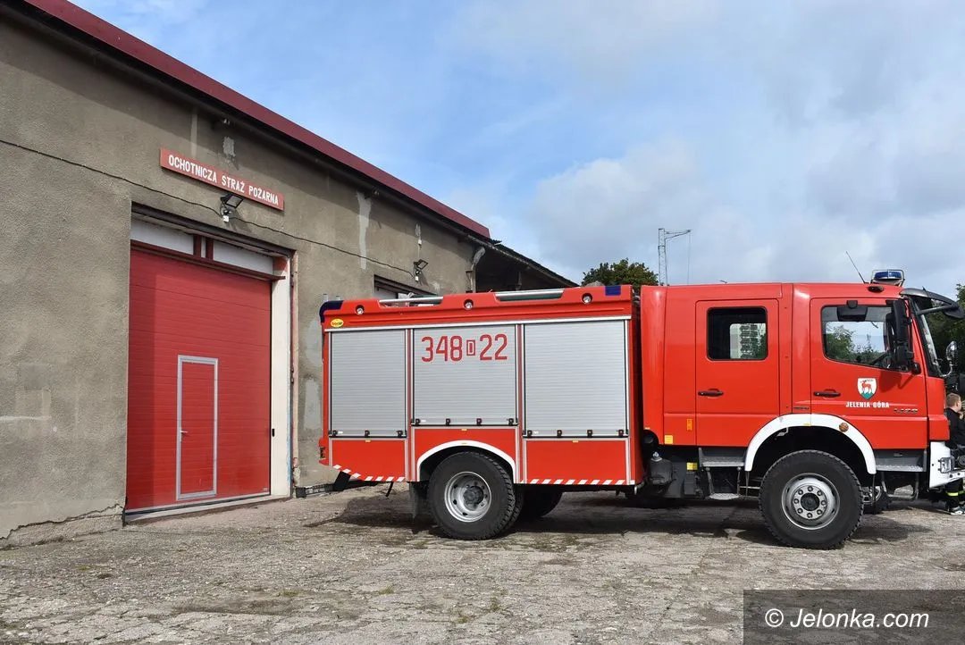 dwoch-chetnych-na-budowe-remizy-125978