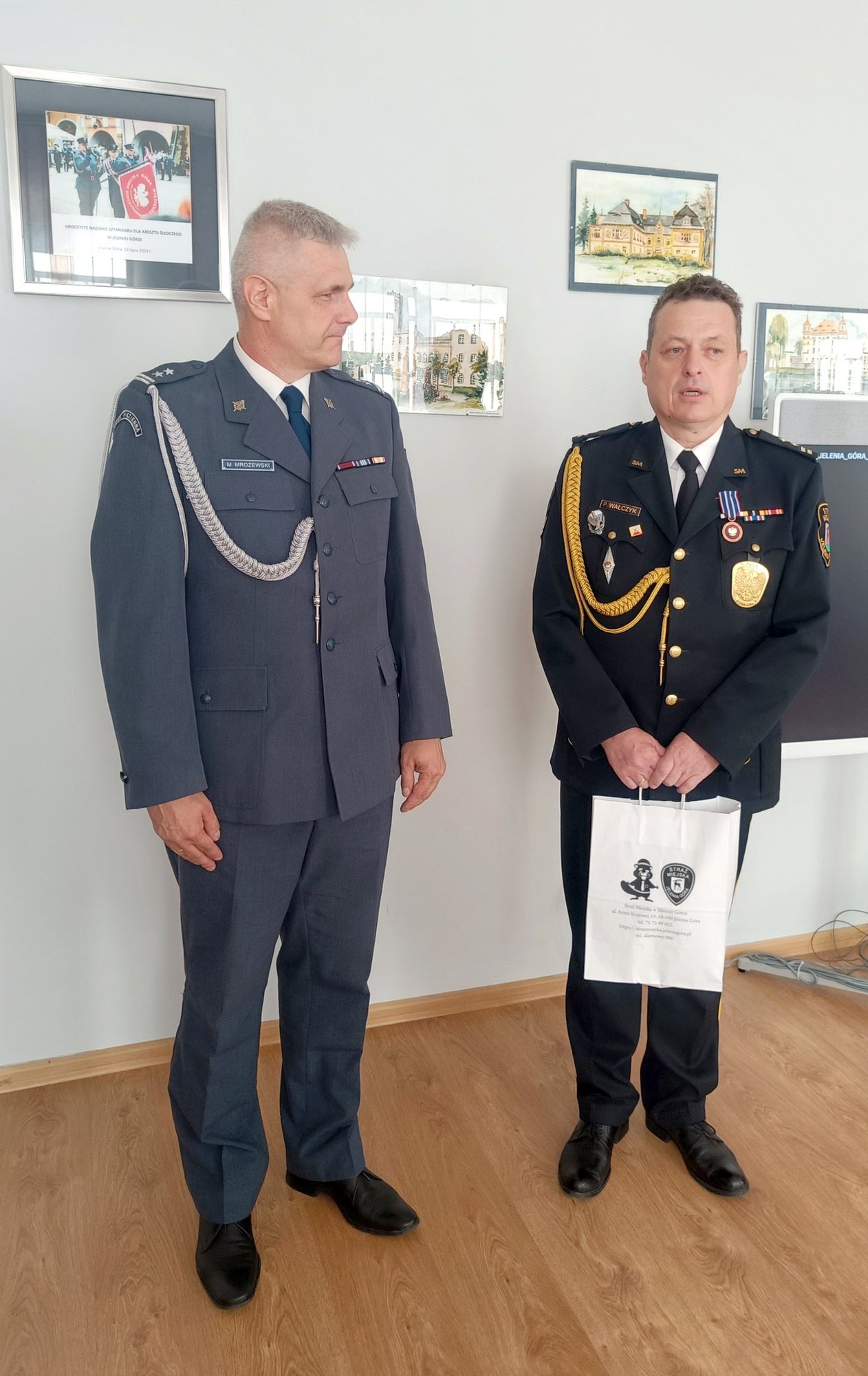 awanse-i-odznaczenia-dla-straznikow-wieziennych-126078