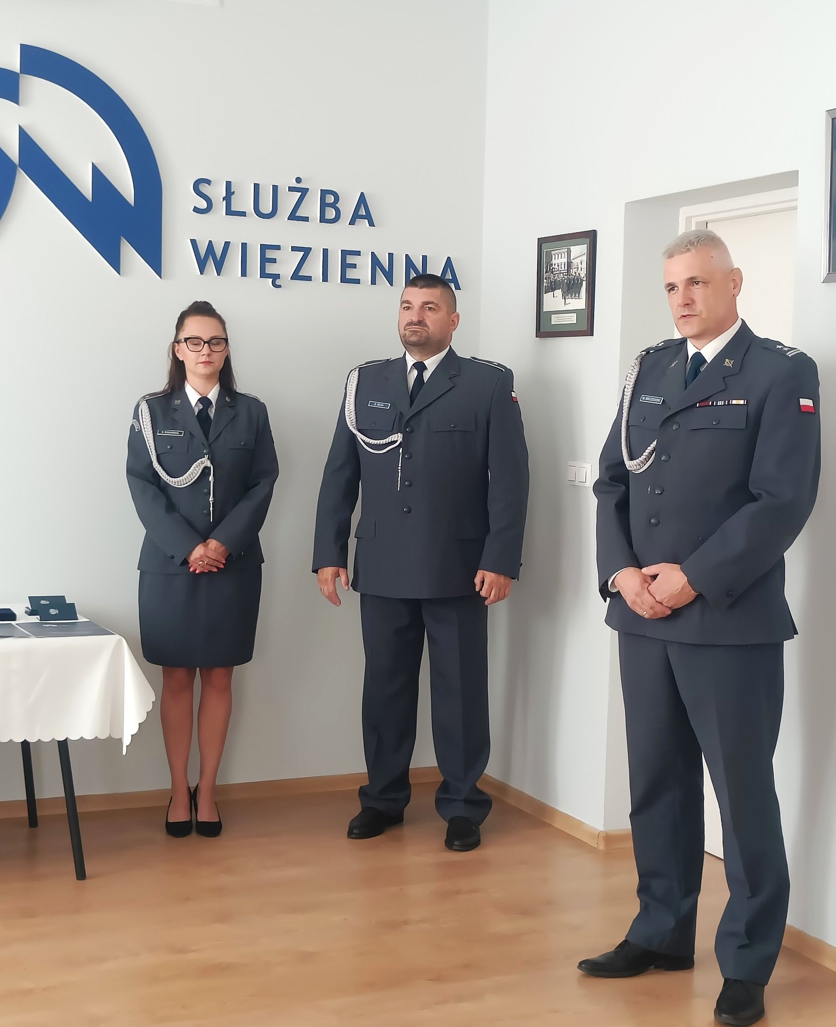 awanse-i-odznaczenia-dla-straznikow-wieziennych-126078
