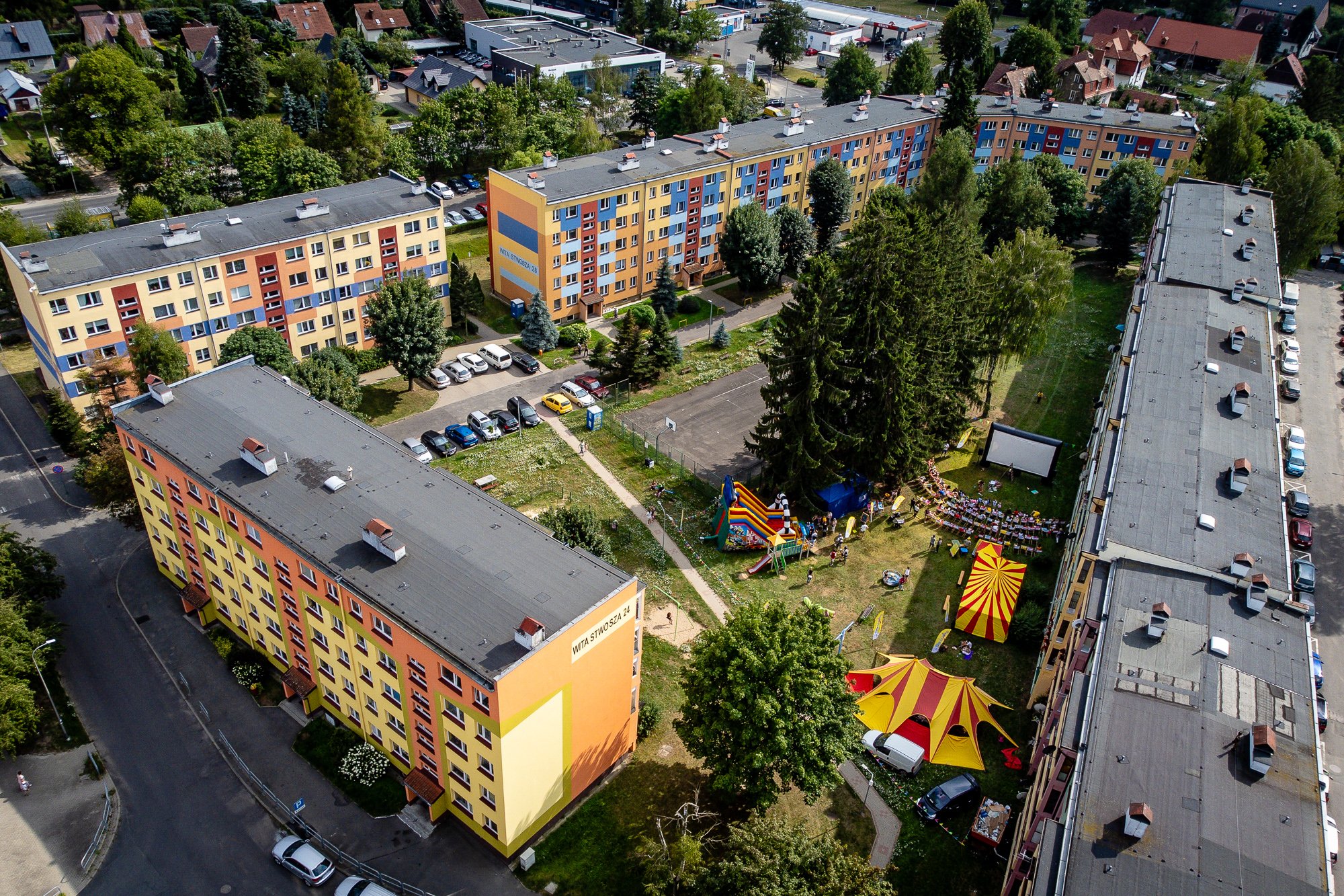 skok-w-blok-wystartowa-w-cieplicach-126156