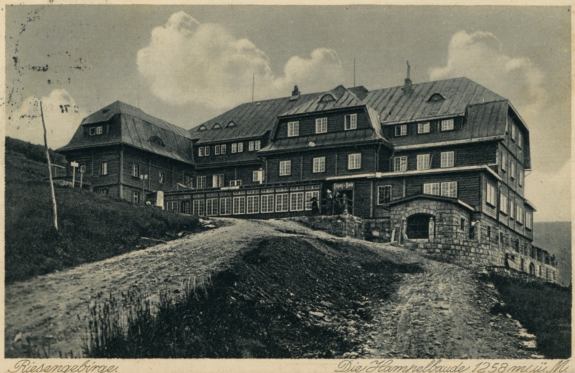 strzecha-akademicka-chwila-wytchnienia-w-drodze-na-sniezke-126176