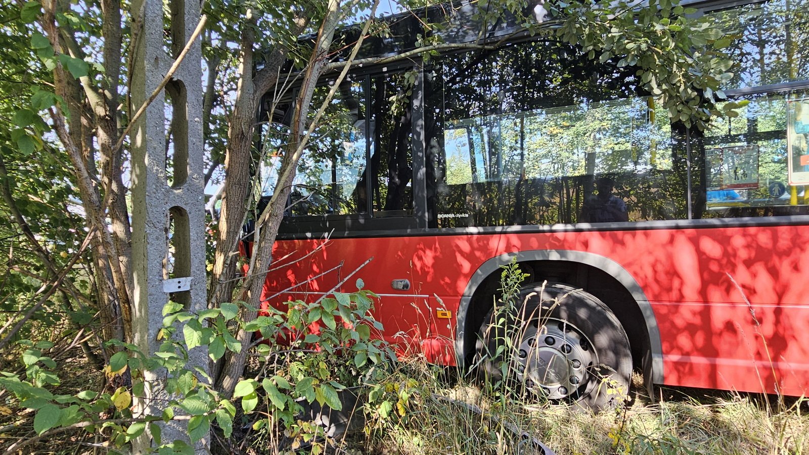 wypadek-autobusu-mzk-126214