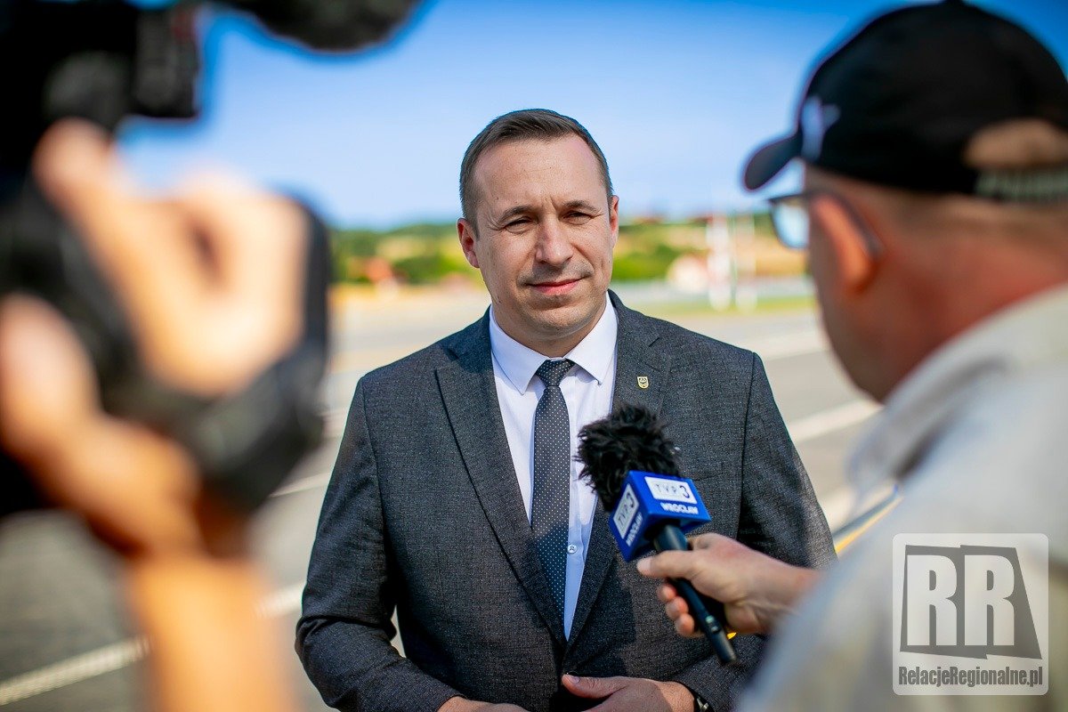 oficjele-na-otwarciu-drogi-ekspresowej-126300