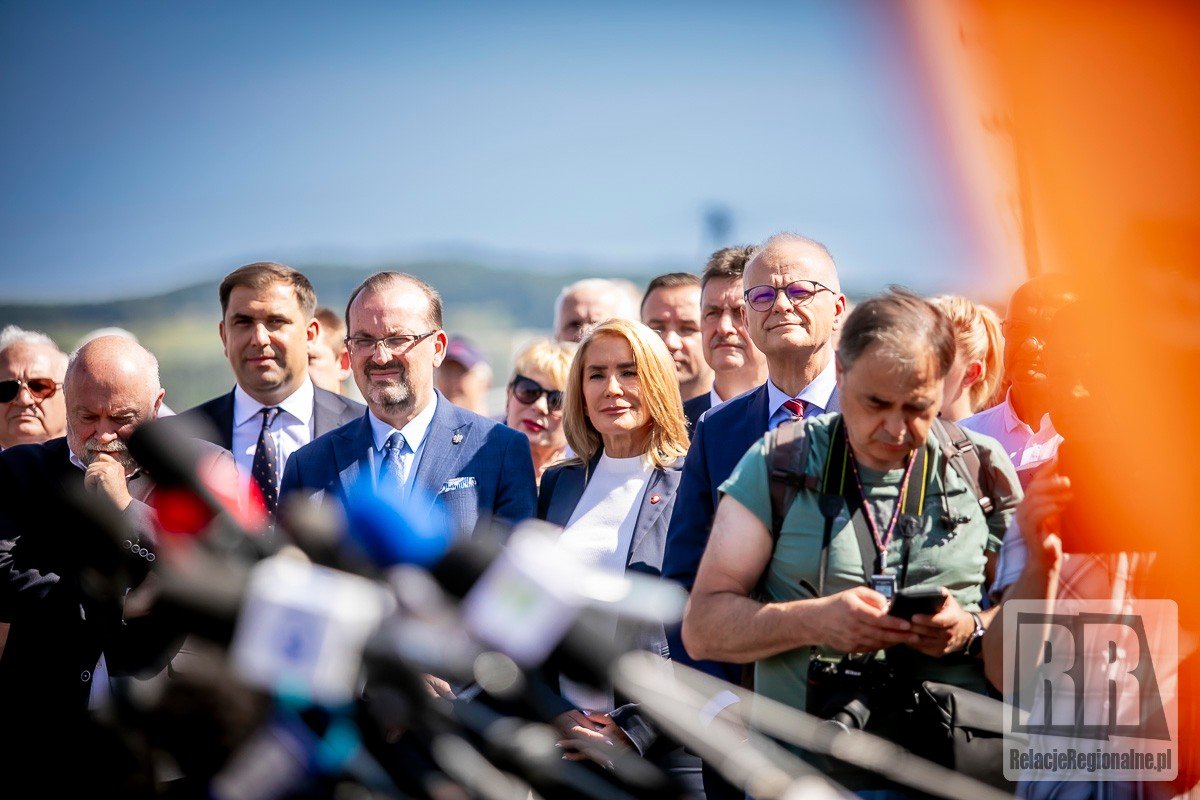 oficjele-na-otwarciu-drogi-ekspresowej-126300