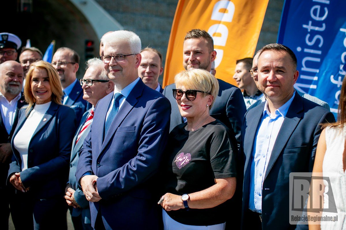 oficjele-na-otwarciu-drogi-ekspresowej-126300