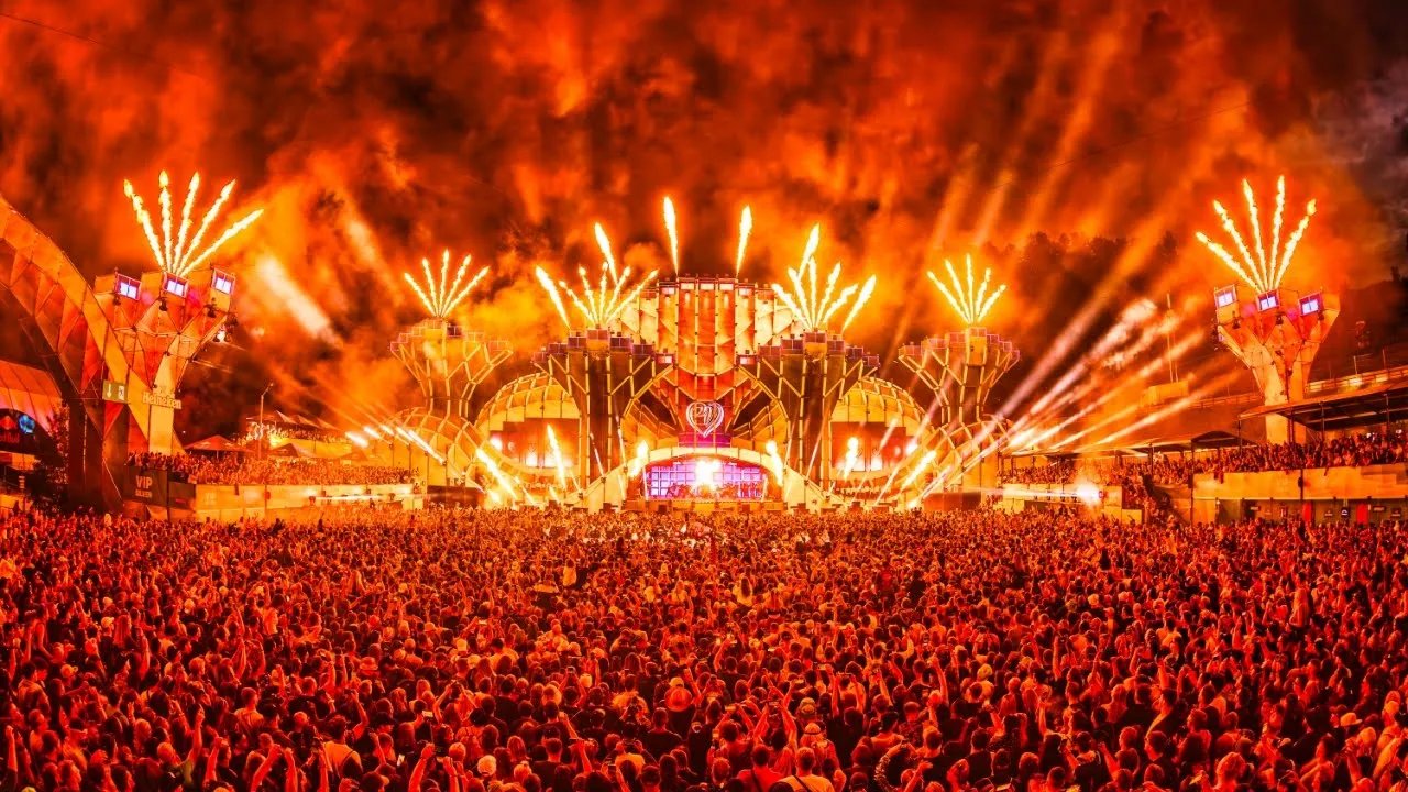 show-na-festiwalach-techno-lepsze-od-olimpiady-126376