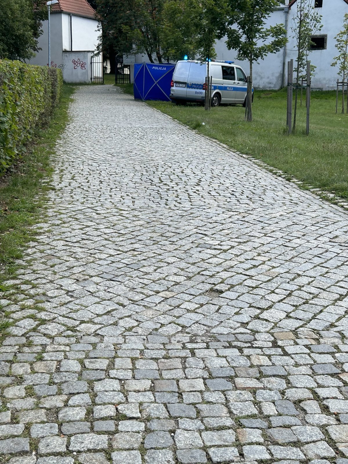 smierc-przed-koscioem-126437