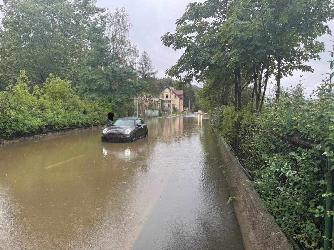 zamkneli-krakowska-i-ogosili-alarm-126660