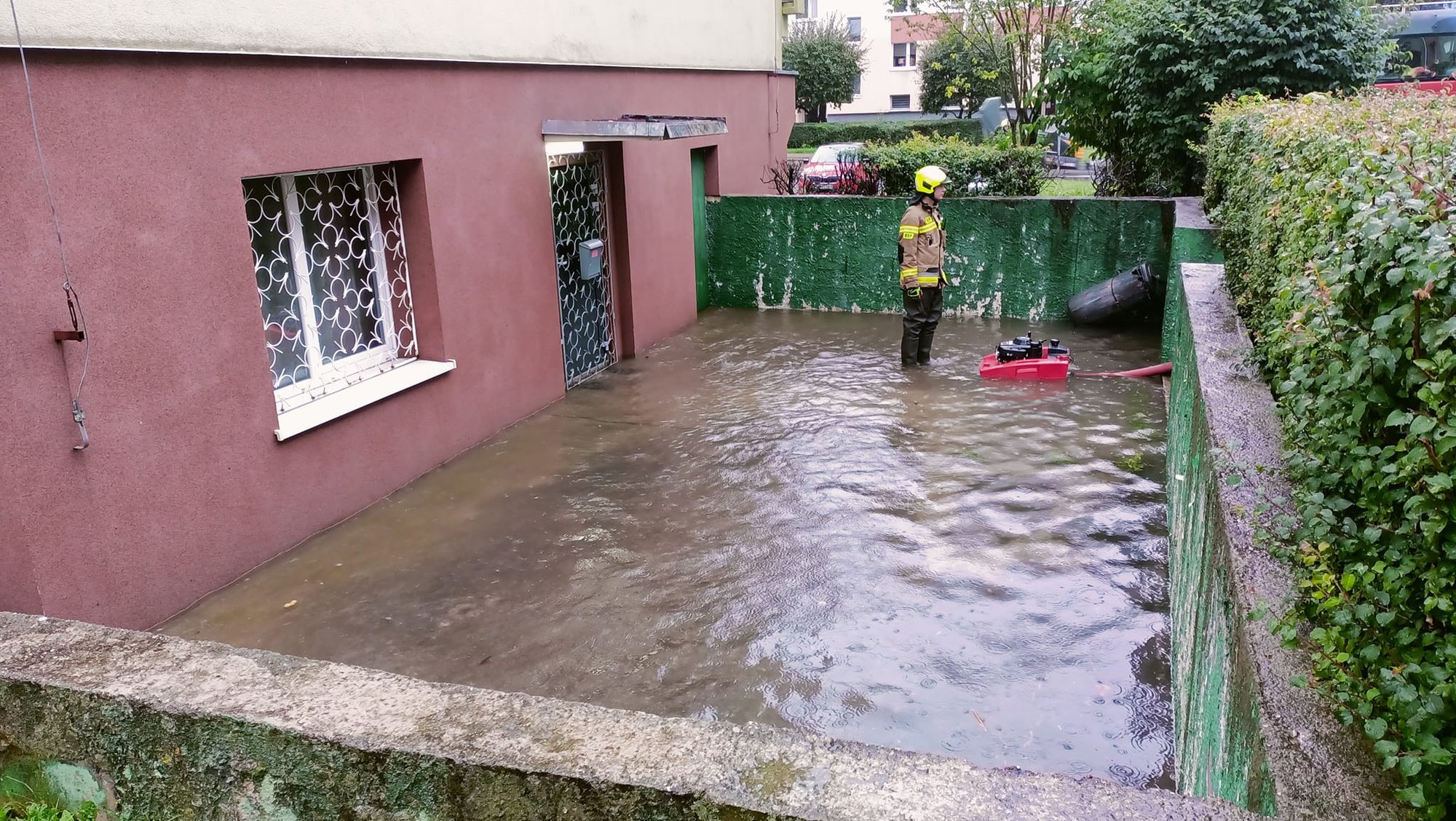 zamkneli-krakowska-i-ogosili-alarm-126660