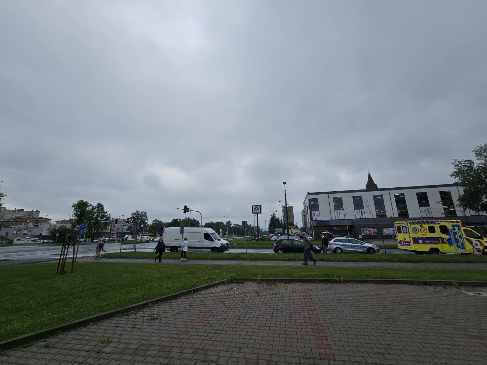 nie-wyhamowa-i-posza-szyba-w-aucie-126663