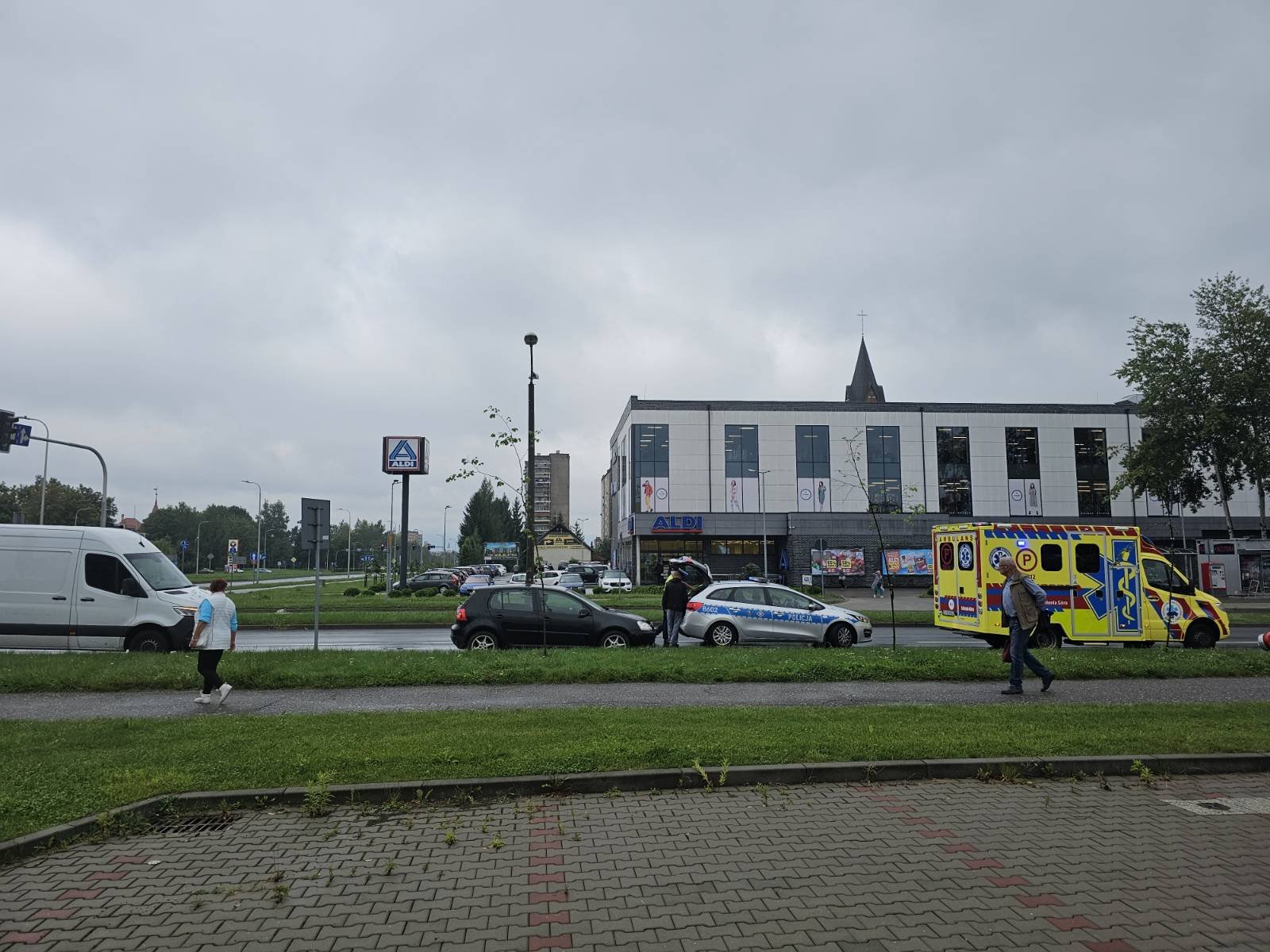 nie-wyhamowa-i-posza-szyba-w-aucie-126663
