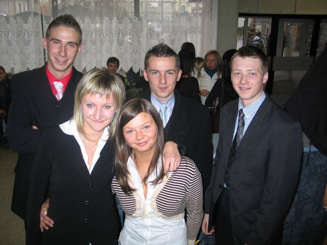 Uczniowie Zespołu Szkół Ekonomiczno–Turystycznych: Małgorzata Kosewicz, Magda Urbańska, Michał Pawlik, Marcin Maciołowski oraz Paweł Szymków.
