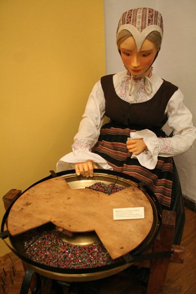 rzemieslnicy-z-lamusa-w-gablotach-12682