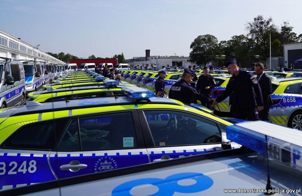 nowe-radiowozy-dla-policjantow-126860