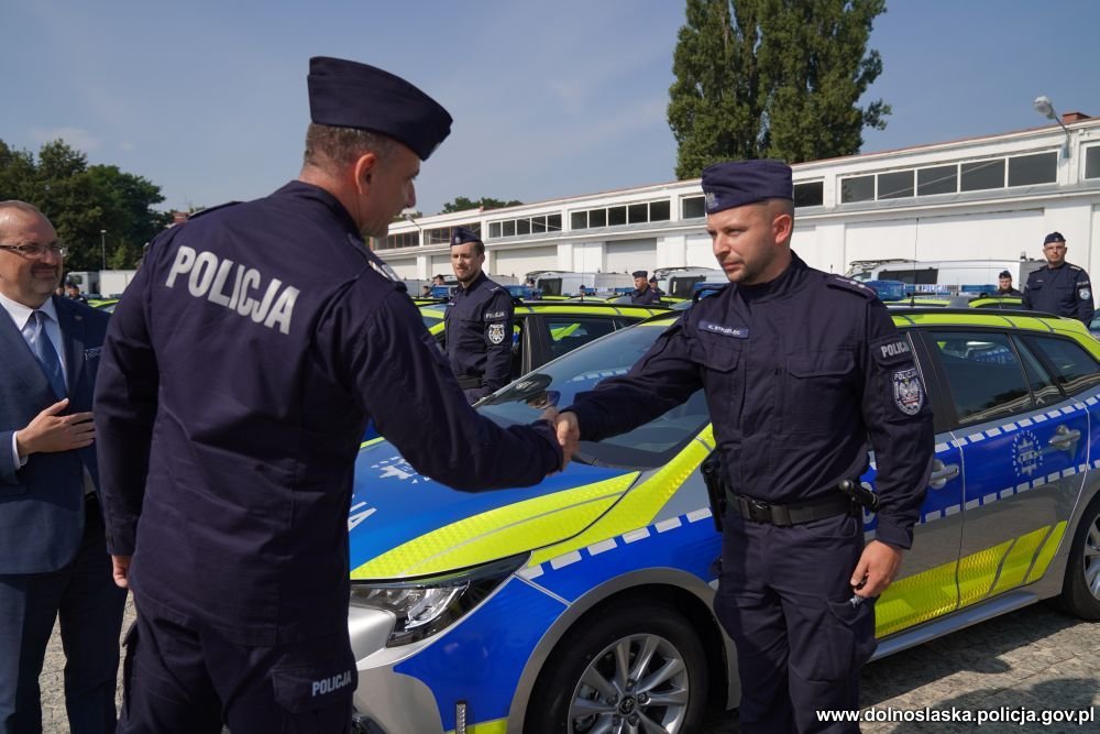 nowe-radiowozy-dla-policjantow-126860