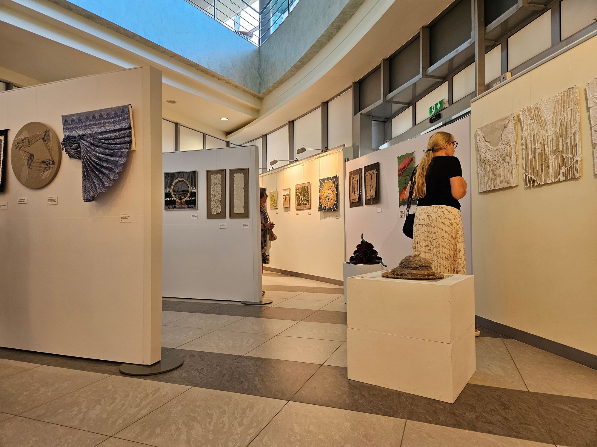 janusz-motylski-laureatem-miedzynarodowego-biennale-tkaniny-artystycznej-126886