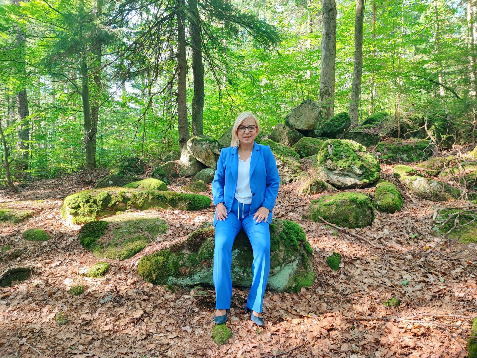 ministra-zrobia-sobie-zdjecie-na-onie-natury-126919