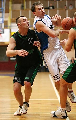 skuteczniejsze-sudety-wygrywaja-z-open-basketem-12692
