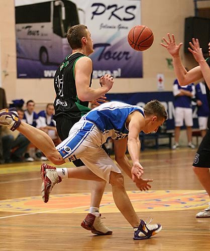 skuteczniejsze-sudety-wygrywaja-z-open-basketem-12692