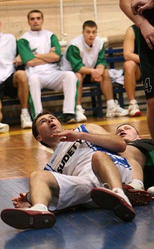 skuteczniejsze-sudety-wygrywaja-z-open-basketem-12692