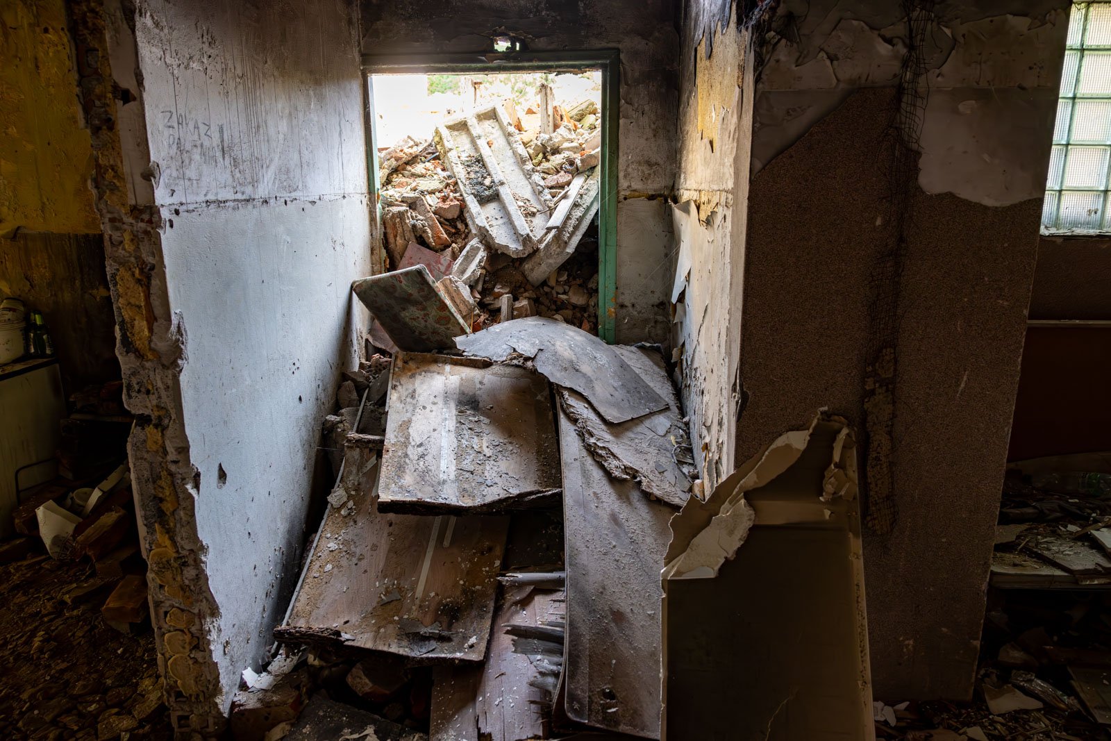 wasciciel-zmar-a-bya-szkoa-zamienia-sie-w-ruine-126944