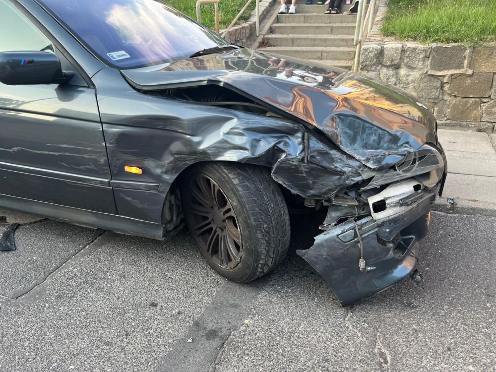 14latek-zabra-rodzicom-kluczyki-i-rozbi-auto-126954