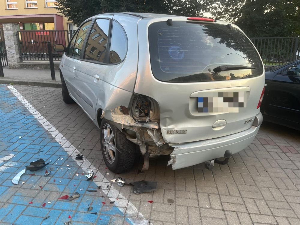 14latek-zabra-rodzicom-kluczyki-i-rozbi-auto-126954