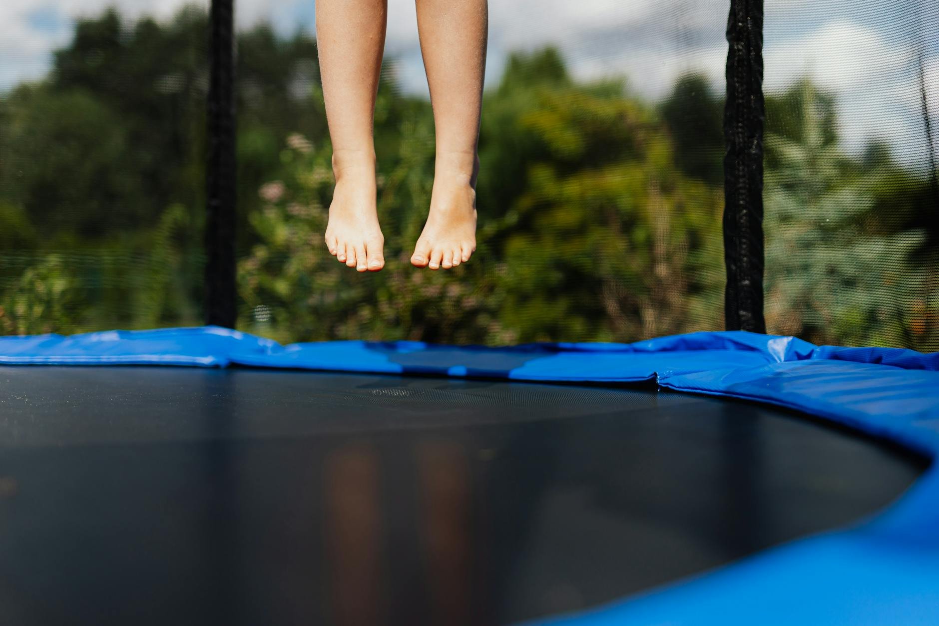 dlaczego-trampolina-ogrodowa-to-dobry-pomys-oraz-jak-wybrac-najlepsza-126959