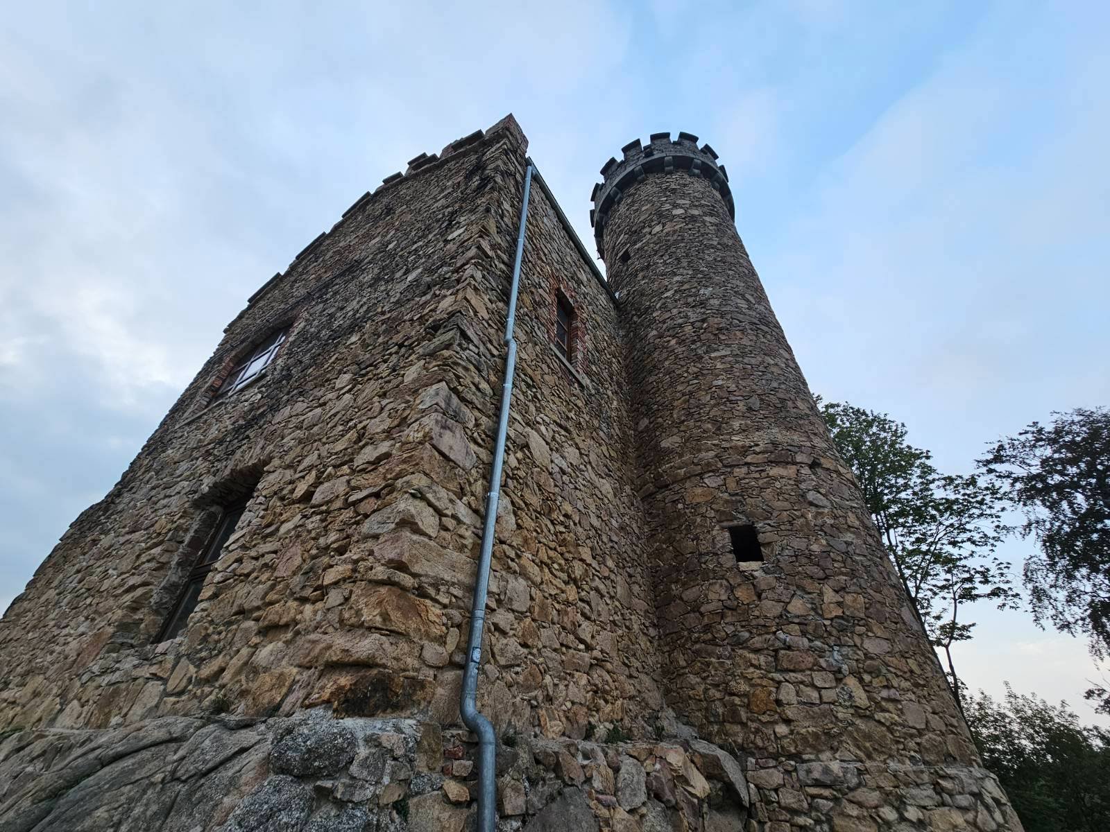 zamek-ksiecia-henryka-wyjatkowe-widoki-na-karkonosze-127042