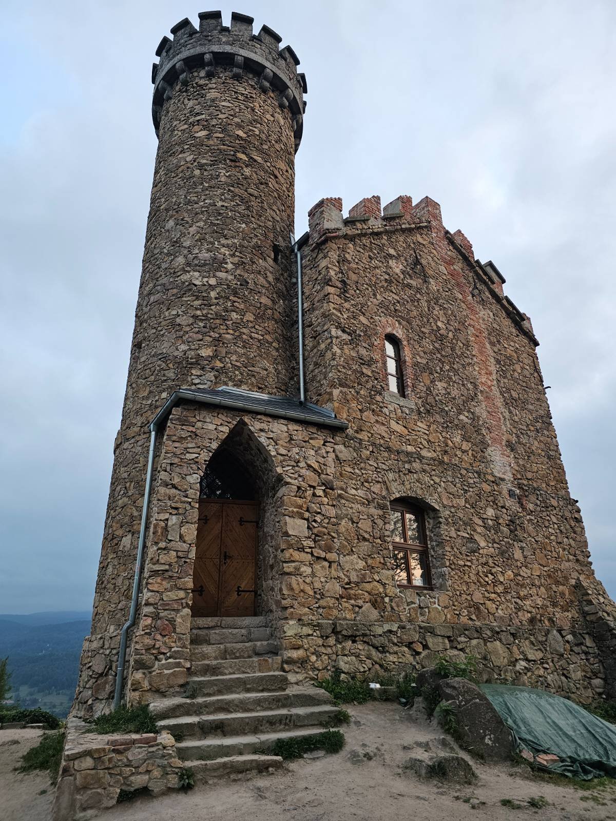 zamek-ksiecia-henryka-wyjatkowe-widoki-na-karkonosze-127042