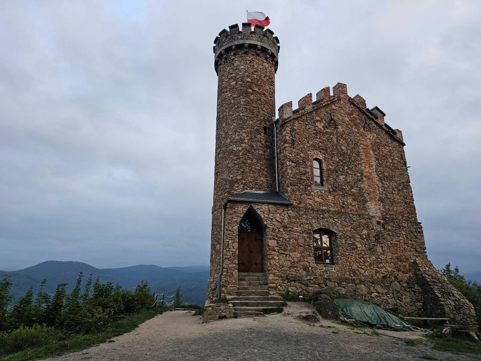 zamek-ksiecia-henryka-wyjatkowe-widoki-na-karkonosze-127042