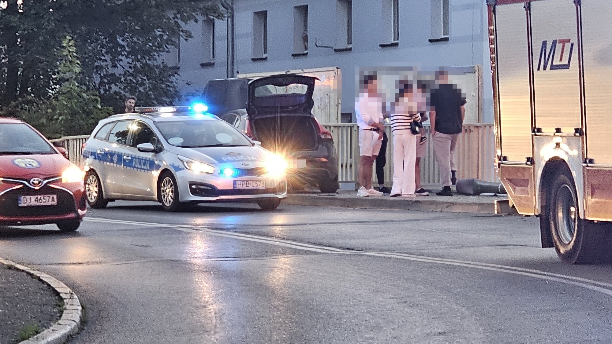 wjecha-volvo-w-latarnie-127054
