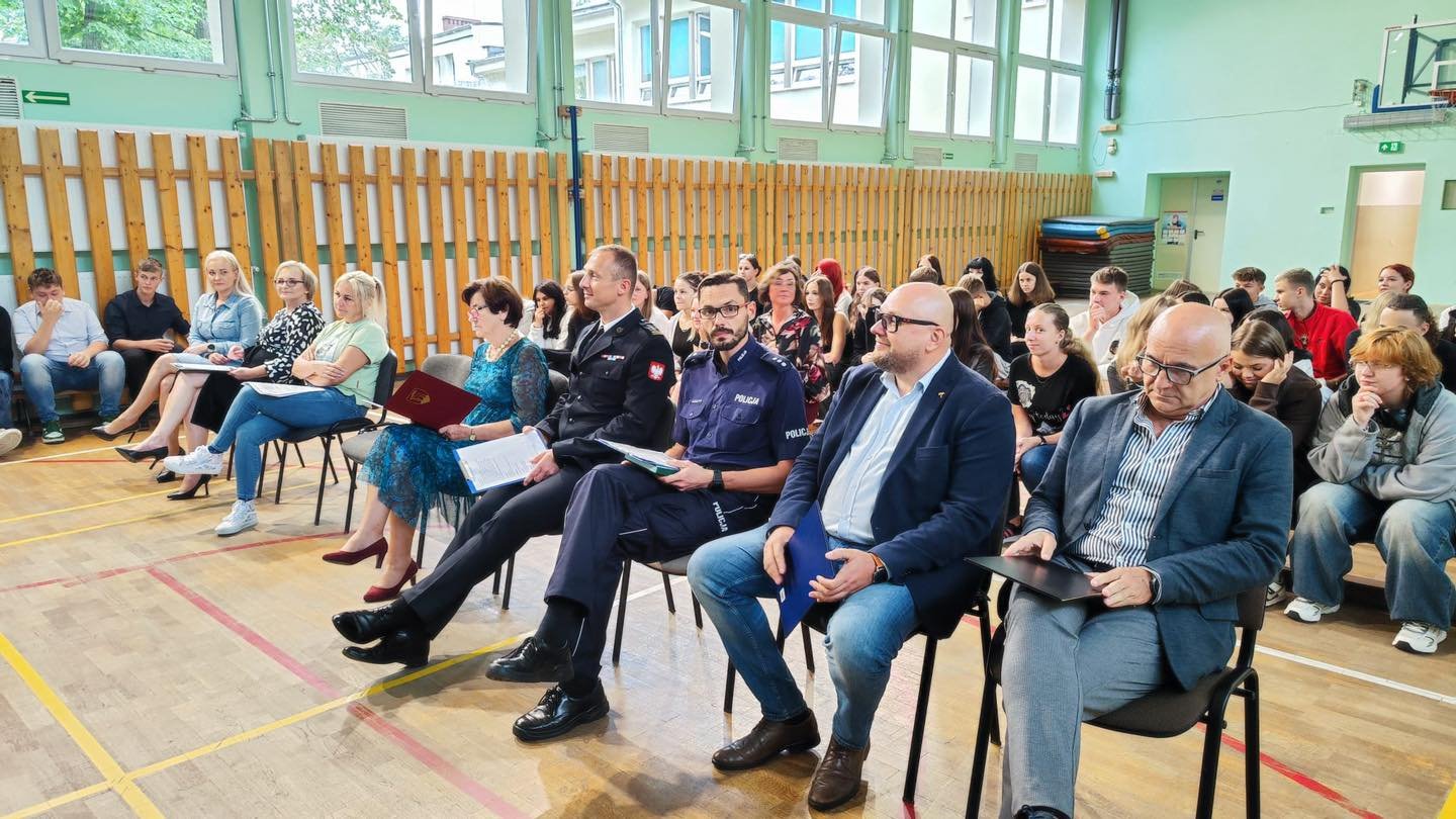 narodowe-czytanie-z-jeleniogorskimi-oficjelami-127144