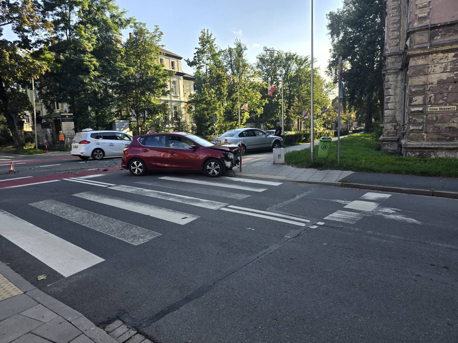 kierowca-nissana-wymusi-pierwszenstwo-127162