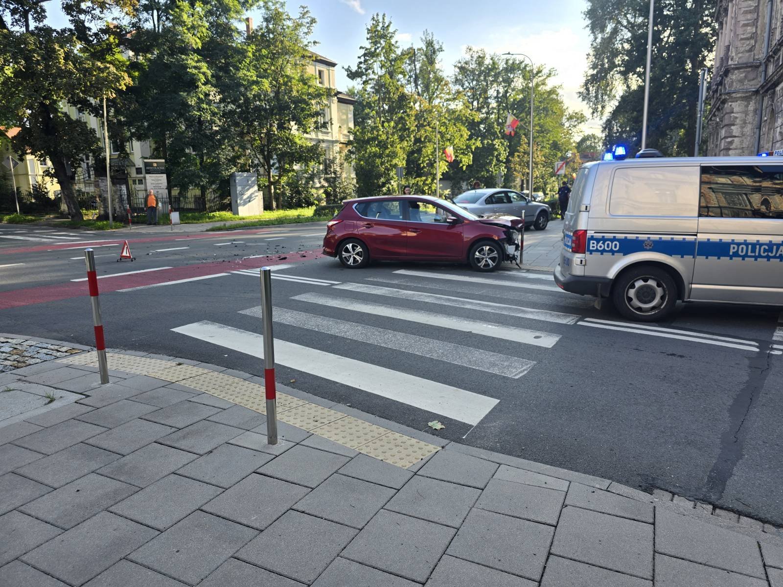 kierowca-nissana-wymusi-pierwszenstwo-127162